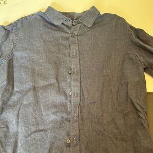 Mens Untuckit Branded button up short sleeve shirt in a size L